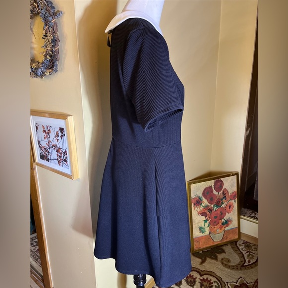 WEDNESDAY ADDAMS Size 1X Gothic Costume Black Dress White Collar Forever 21 NEW - Picture 5 of 15